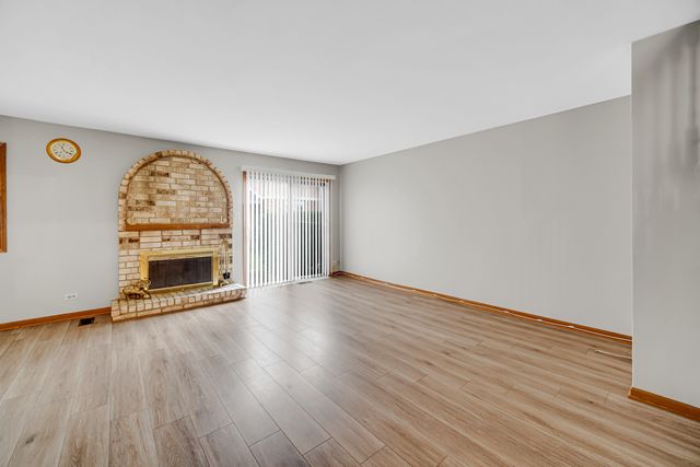 1264 Reading Court, Wheaton, IL 60189