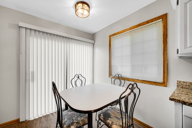 1264 Reading Court, Wheaton, IL 60189