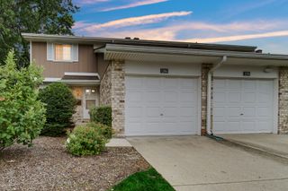 1264 Reading Court, Wheaton, IL 60189