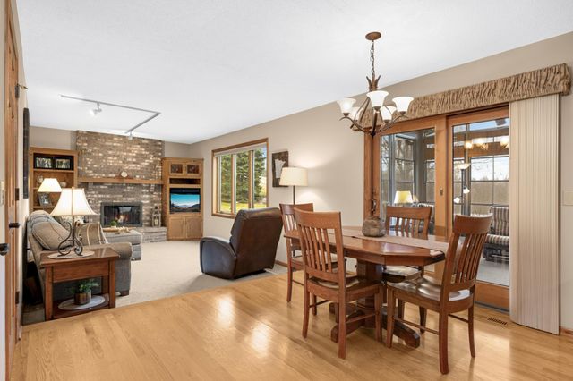 8682 Flamingo Drive, Chanhassen, MN 55317