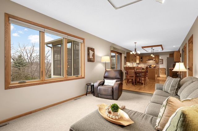 8682 Flamingo Drive, Chanhassen, MN 55317