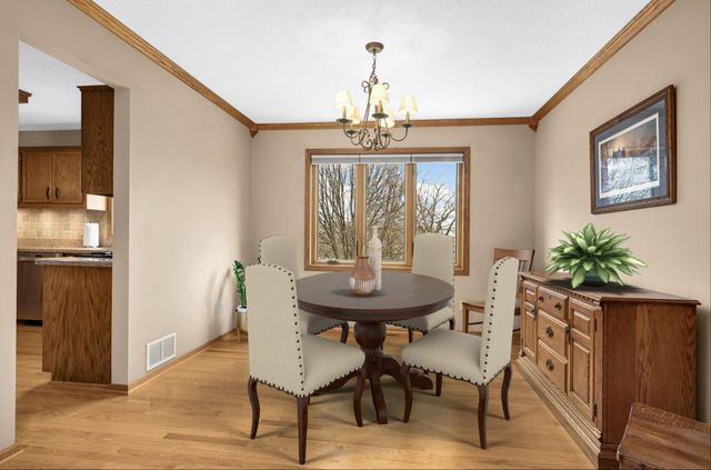 8682 Flamingo Drive, Chanhassen, MN 55317