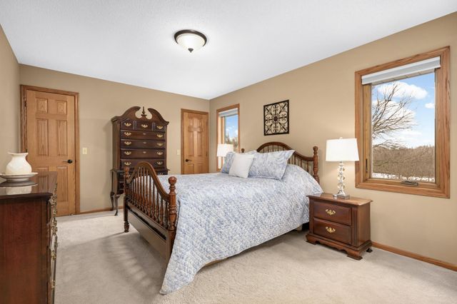 8682 Flamingo Drive, Chanhassen, MN 55317