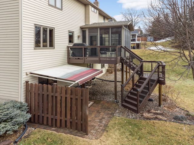 8682 Flamingo Drive, Chanhassen, MN 55317