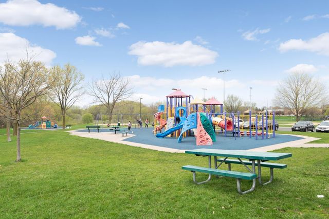 8682 Flamingo Drive, Chanhassen, MN 55317