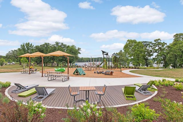 8682 Flamingo Drive, Chanhassen, MN 55317