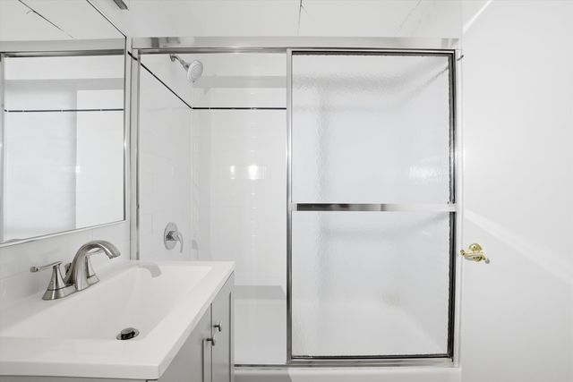 1440 N Lake Shore Drive 5F, Chicago, IL 60610