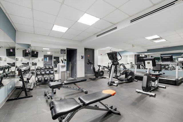 1440 N Lake Shore Drive 5F, Chicago, IL 60610