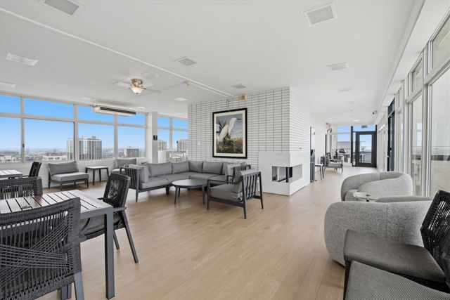 1440 N Lake Shore Drive 5F, Chicago, IL 60610