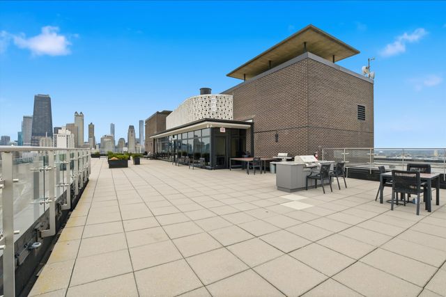 1440 N Lake Shore Drive 5F, Chicago, IL 60610