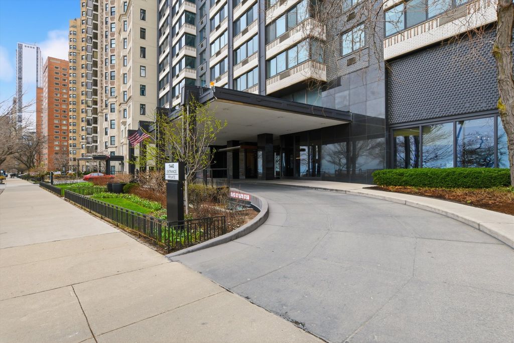 1440 N Lake Shore Drive 5F, Chicago, IL 60610