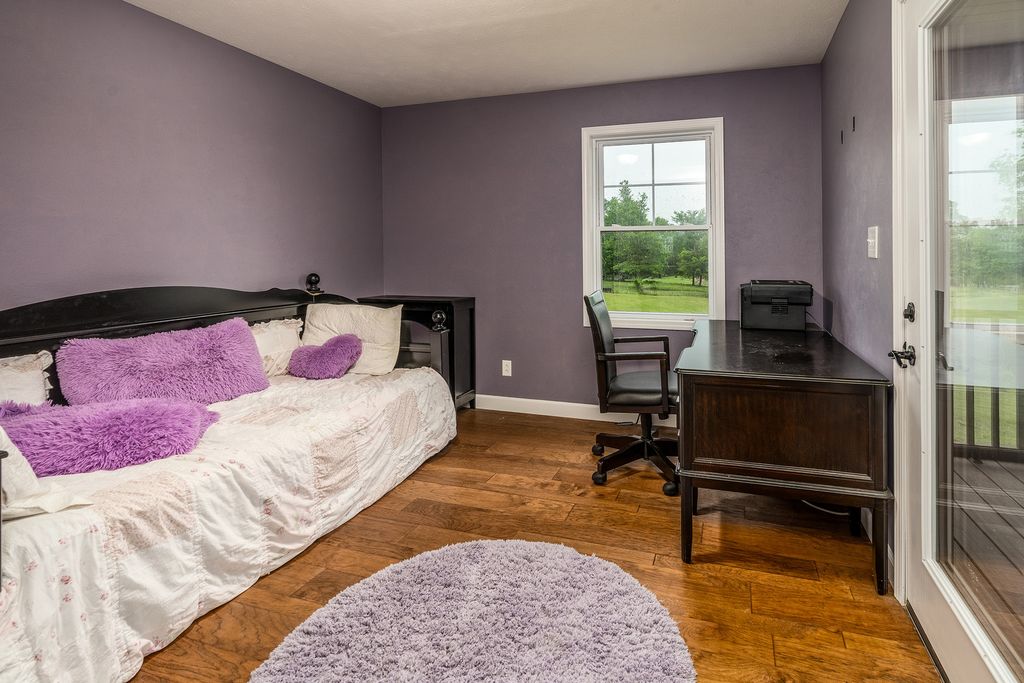 Image 27 of property listing at 3351 N McGeesville Road, Carbondale, IL 62902