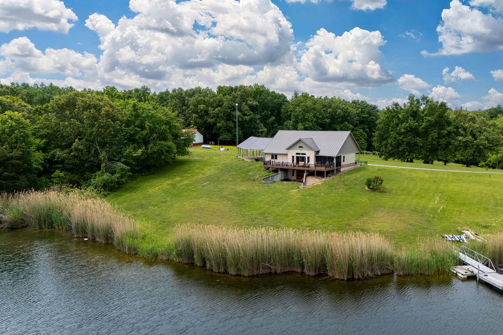 Image 35 of property listing at 3351 N McGeesville Road, Carbondale, IL 62902