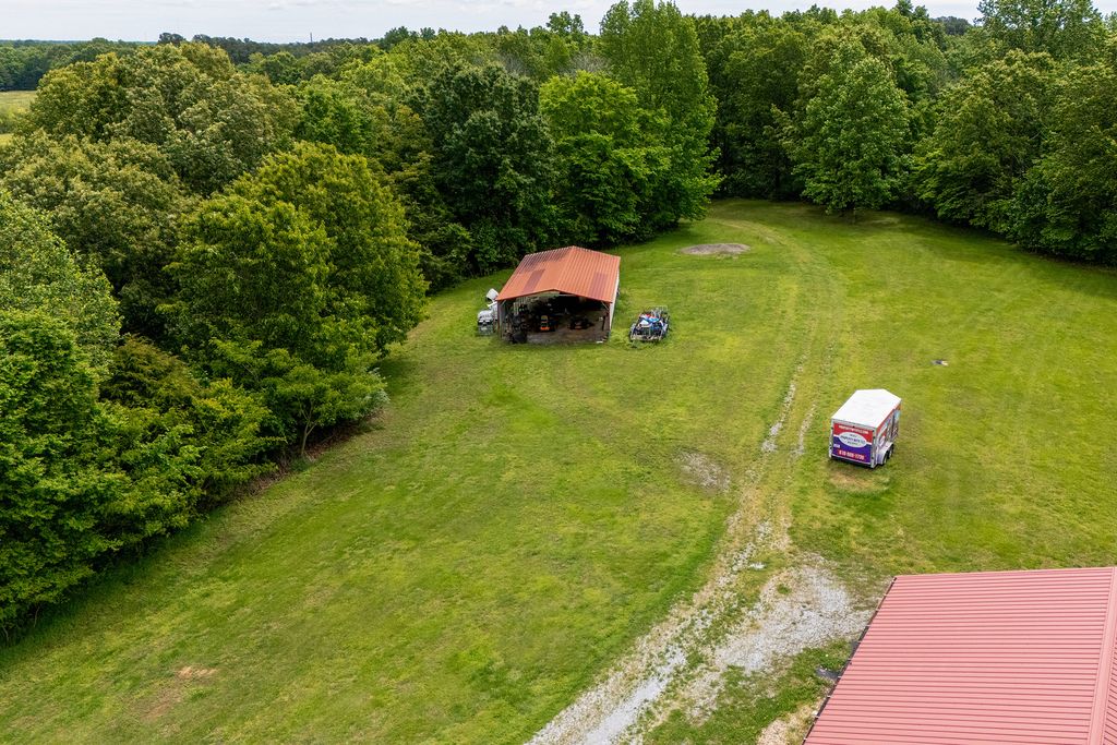Image 39 of property listing at 3351 N McGeesville Road, Carbondale, IL 62902