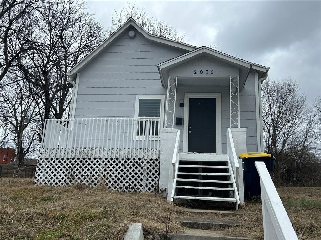 2023 Montgall Avenue, Kansas City, MO 64127