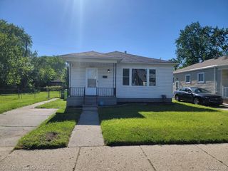26053 Clancy Street, Roseville, MI 48066