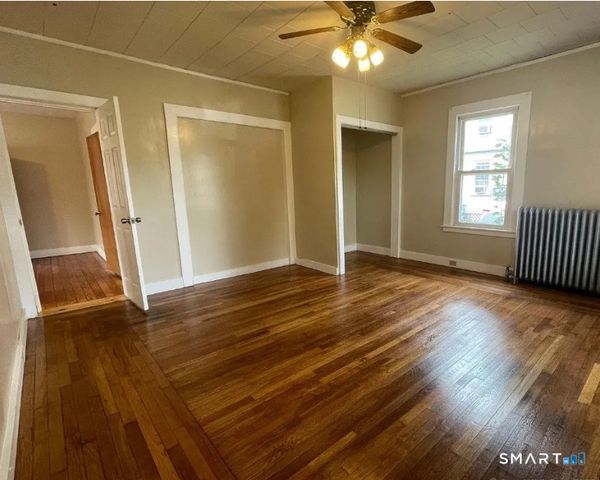 651 main st Street, Branford, CT 06405