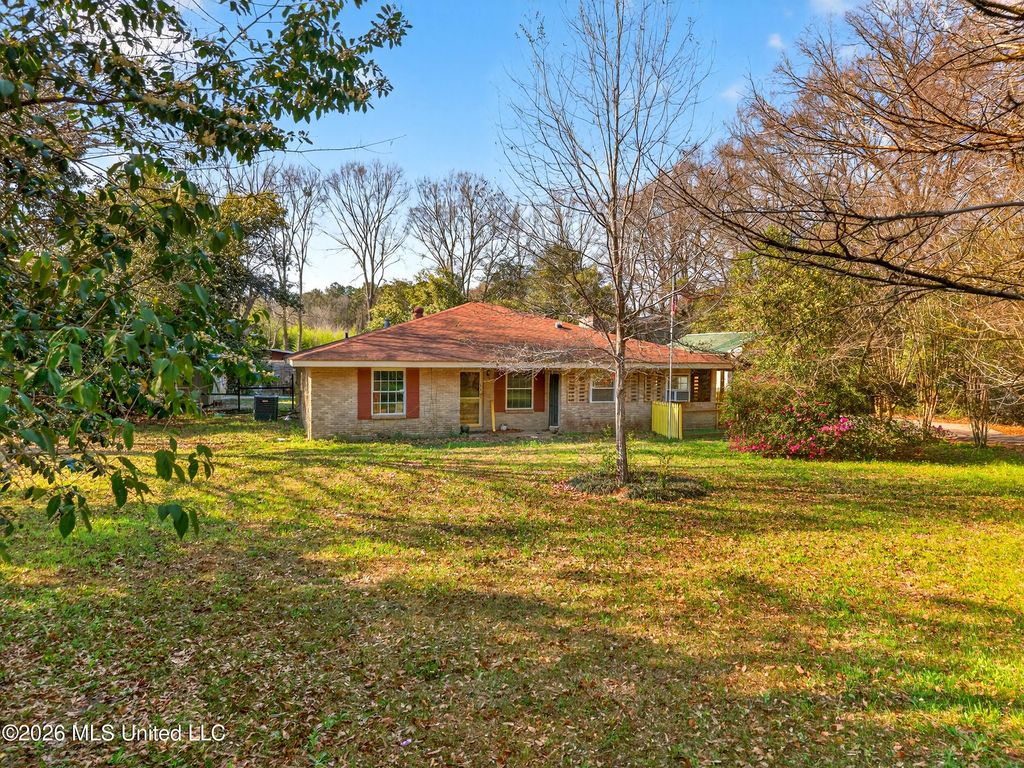 55 Koch Road, Picayune, MS 39466