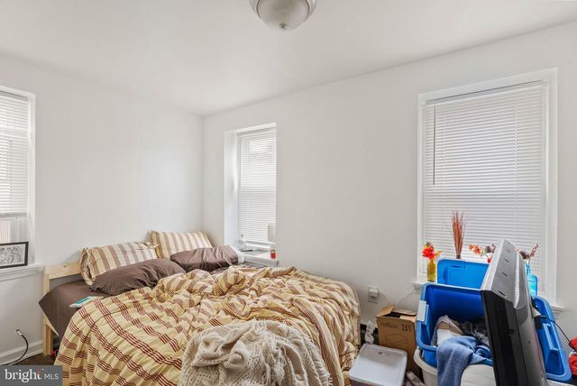 1037 CREASE ST, Philadelphia, PA 19125