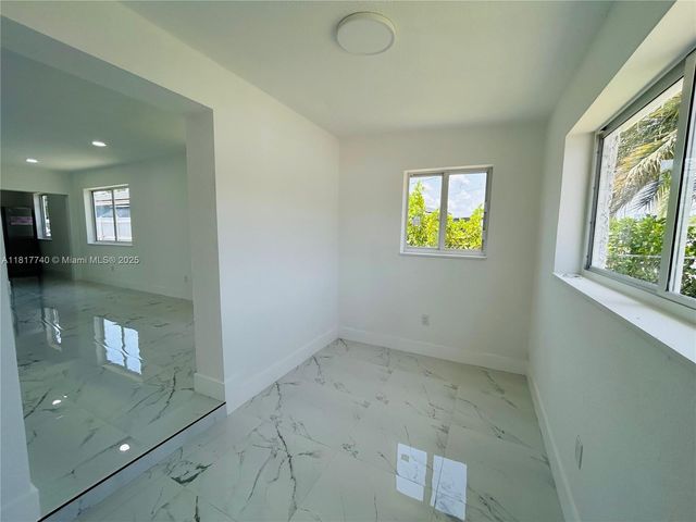 12220 SW 216th St, Miami, FL 33170