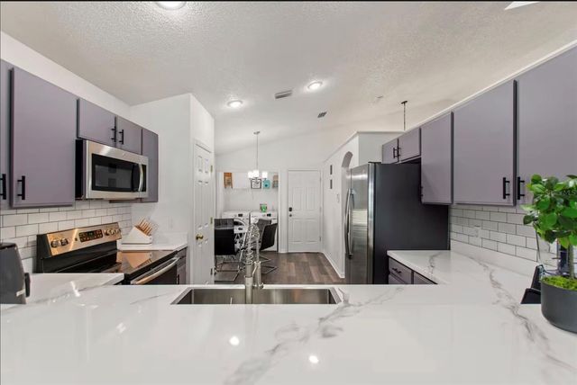 431 LOCKBREEZE DRIVE, Davenport, FL 33897