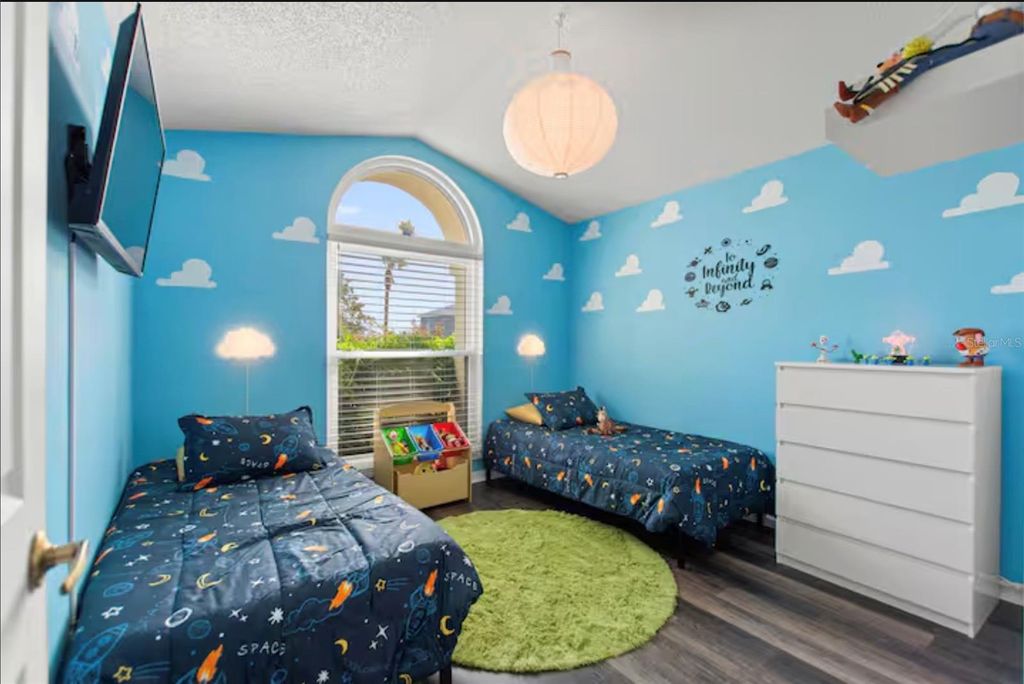 Image 18 of property listing at 431 LOCKBREEZE DRIVE, Davenport, FL 33897