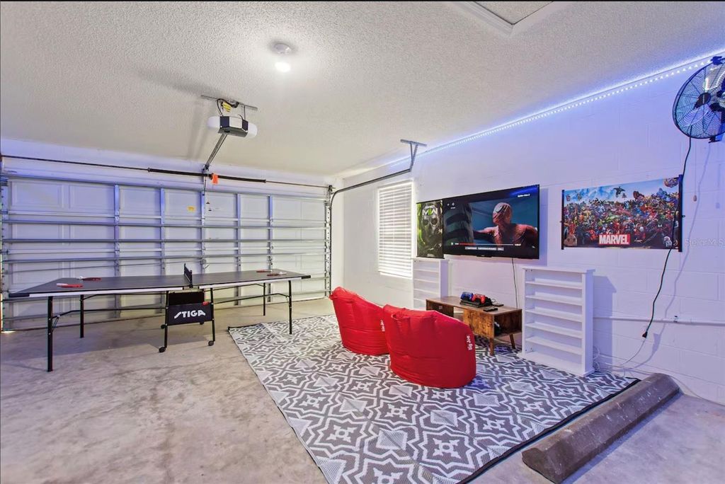 Image 20 of property listing at 431 LOCKBREEZE DRIVE, Davenport, FL 33897