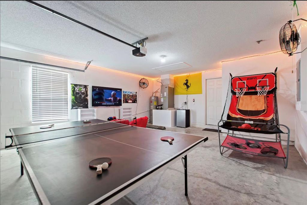 Image 22 of property listing at 431 LOCKBREEZE DRIVE, Davenport, FL 33897