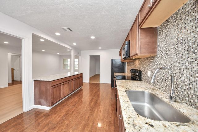 5521 Southlea Street, Houston, TX 77033