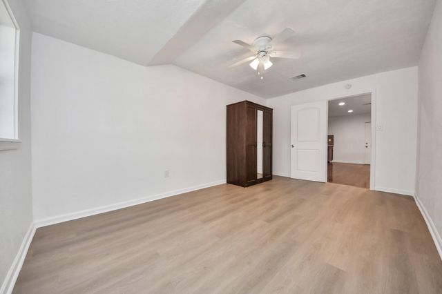 5521 Southlea Street, Houston, TX 77033