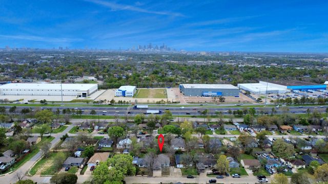 5521 Southlea Street, Houston, TX 77033