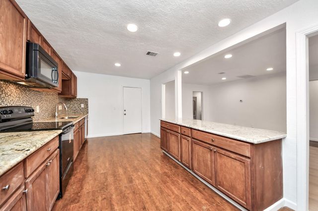 5521 Southlea Street, Houston, TX 77033