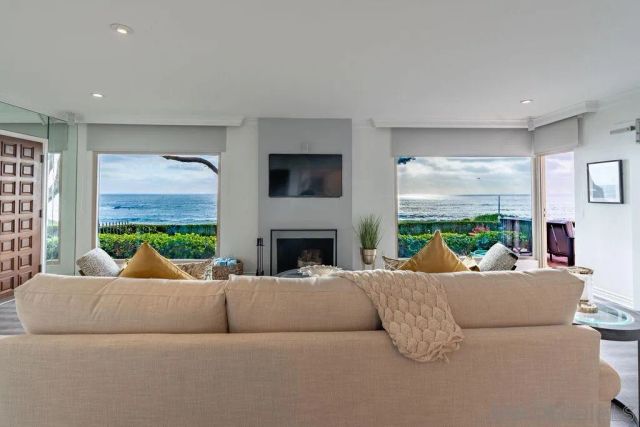 6529 Neptune Pl, La Jolla, CA 92037