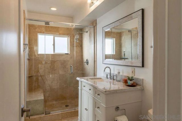 6529 Neptune Pl, La Jolla, CA 92037