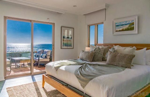 6529 Neptune Pl, La Jolla, CA 92037