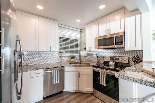 6529 Neptune Pl, La Jolla, CA 92037