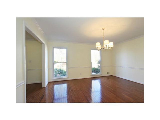 890 Ferncroft Court, Roswell, GA 30075