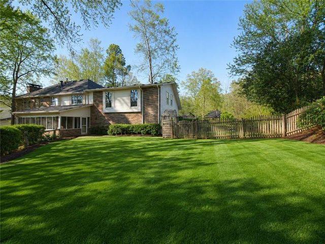 890 Ferncroft Court, Roswell, GA 30075