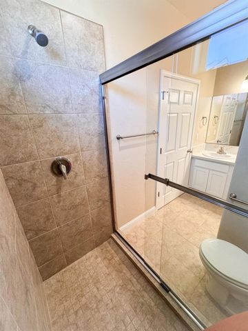467 W Gibson, Clovis, CA 93612
