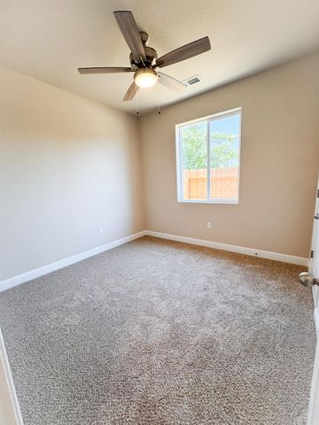 467 W Gibson, Clovis, CA 93612
