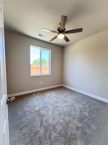 467 W Gibson, Clovis, CA 93612
