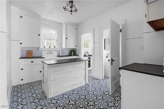 1422 Plain Avenue NE, Canton, OH 44714