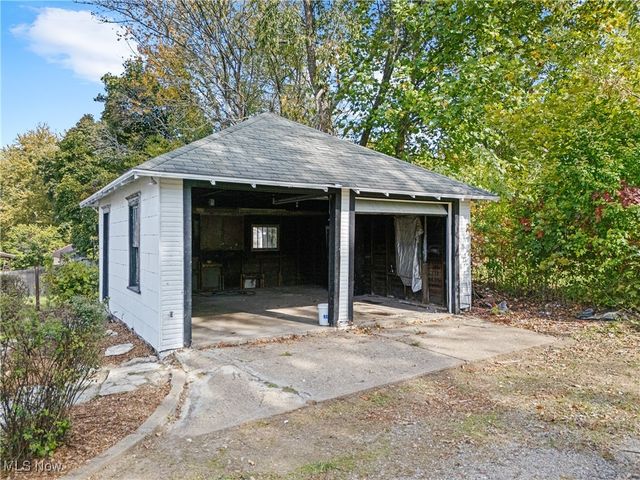 1422 Plain Avenue NE, Canton, OH 44714