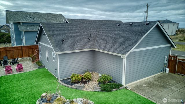 1116 Ocean Shores Boulevard SW, Ocean Shores, WA 98569