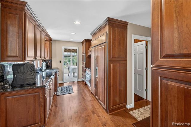 13960 Ridgewood Drive, Plymouth, MI 48170