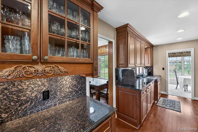 13960 Ridgewood Drive, Plymouth, MI 48170