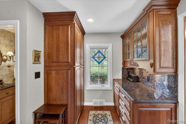 13960 Ridgewood Drive, Plymouth, MI 48170