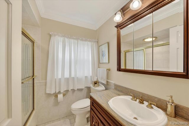 13960 Ridgewood Drive, Plymouth, MI 48170