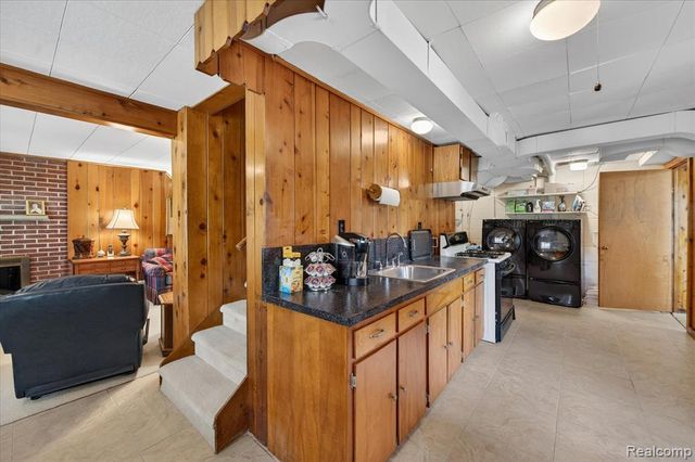 13960 Ridgewood Drive, Plymouth, MI 48170