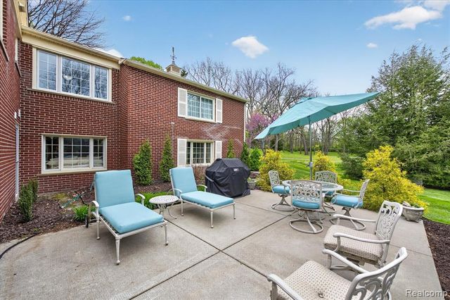 13960 Ridgewood Drive, Plymouth, MI 48170
